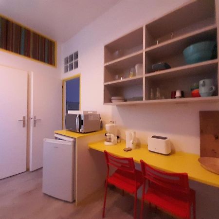 Residence Les Volets Bleus: Studio De 30 M² Classe 2 * Rochefort  Eksteriør billede