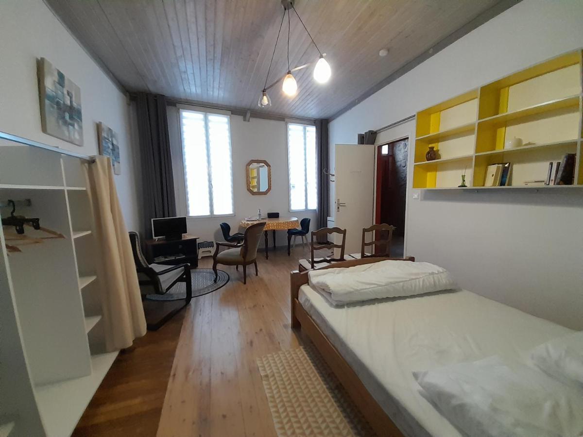 Residence Les Volets Bleus: Studio De 30 M² Classe 2 * Rochefort  Eksteriør billede